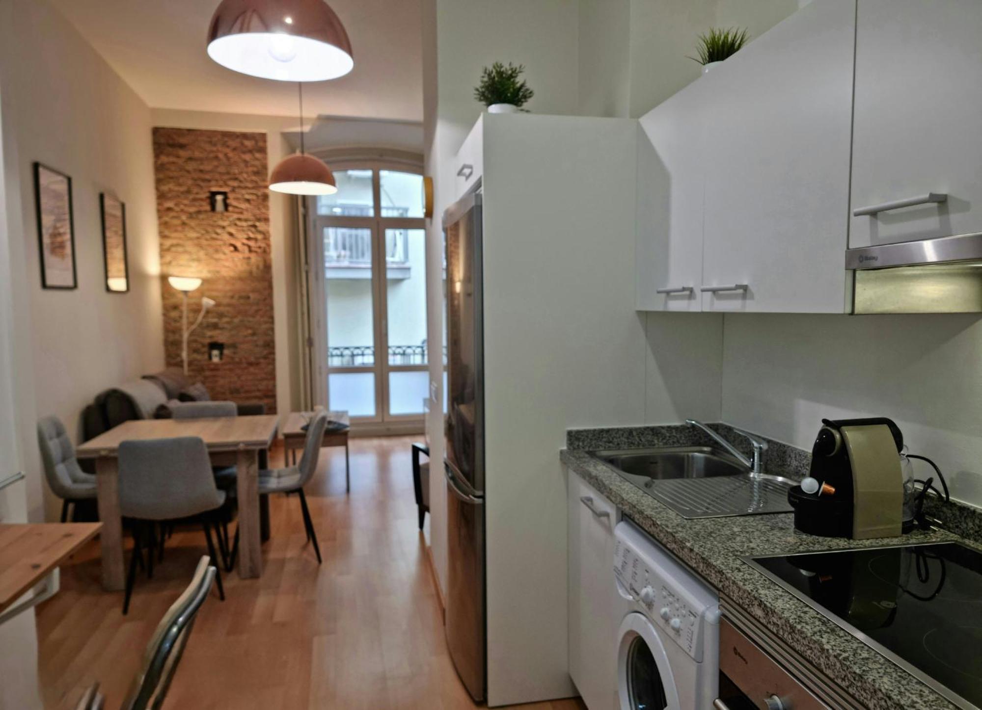 Rosa 2 Bedrooms In City Center Málaga Exteriör bild